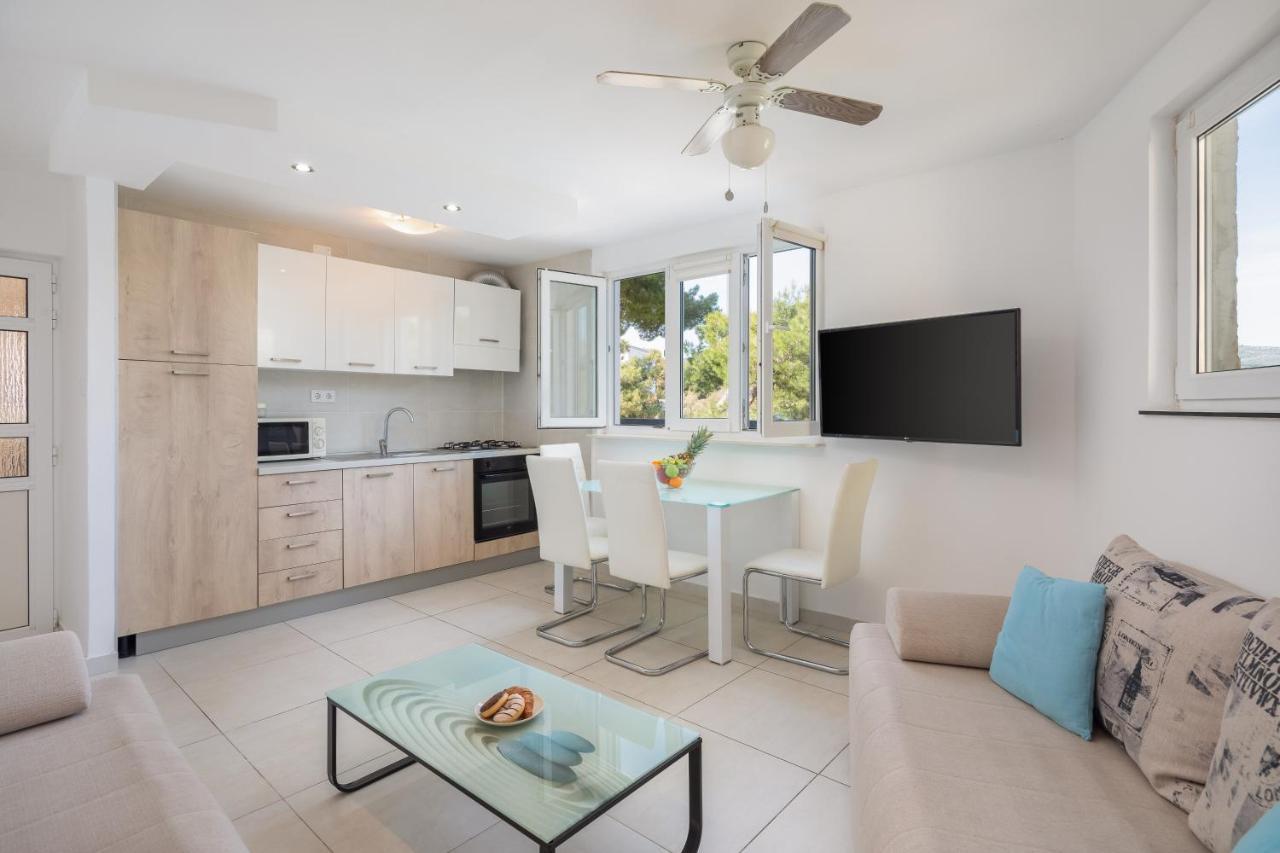 Estella Villa Apartments 로고즈니차 외부 사진
